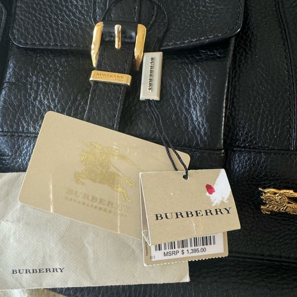 Burberry Leather Bag.Like new condition - Picture 6 of 15